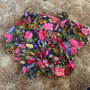 Vintage 70’s-80s floral tie front blouse. Airy viscose fabric. Size S/M